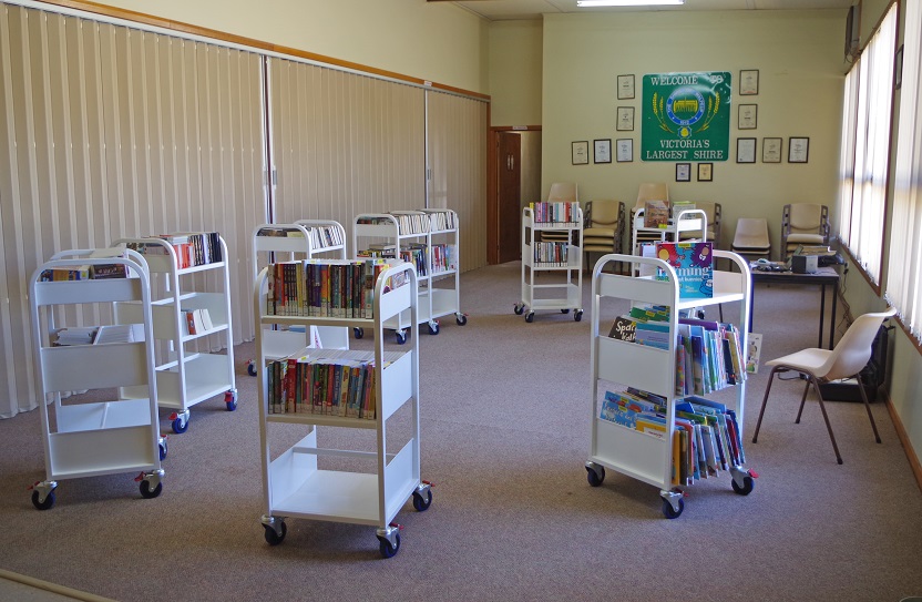 2018 Outreach library set up in hall 