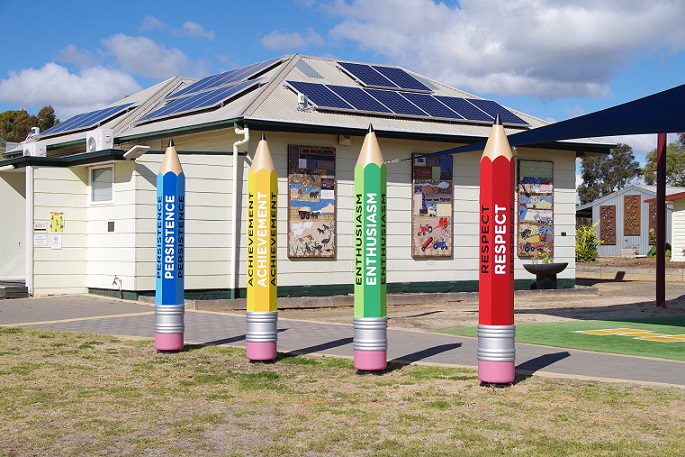 Phil and Neil [Jennings] installed
the new pencils feature at the
primary school.